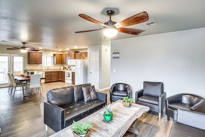 Fire Pit + Covered Patio: Bullhead City Escape!