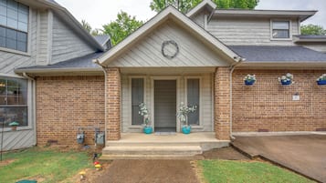 ํ์ฐ์ค (3 Bedrooms) | ๋ด๋ถ