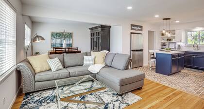 Pet-friendly Tomball Cottage: Steps to Downtown!