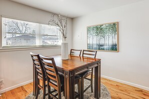 Cottage (2 Bedrooms) | Interior