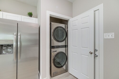 Easy Interstate Access: Quiet Houston Home!