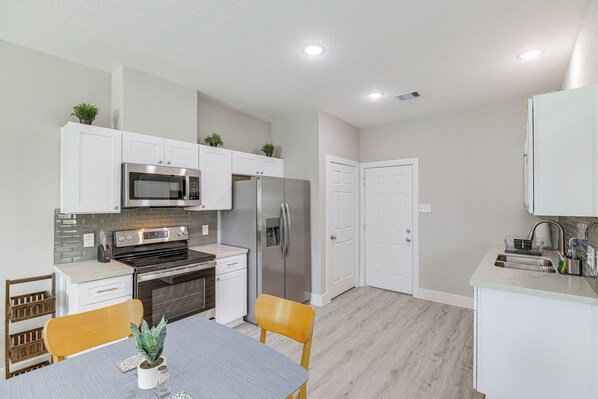 House (2 Bedrooms) | Interior