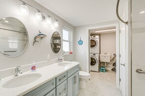 House (3 Bedrooms) | Bathroom - Englewood Vacation Rental ~ 2 Mi to Beach! (Englewood)