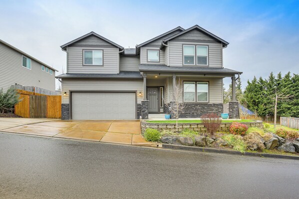 Interior - 2 Mi to University of Oregon: Modern Eugene Home! (Eugene)
