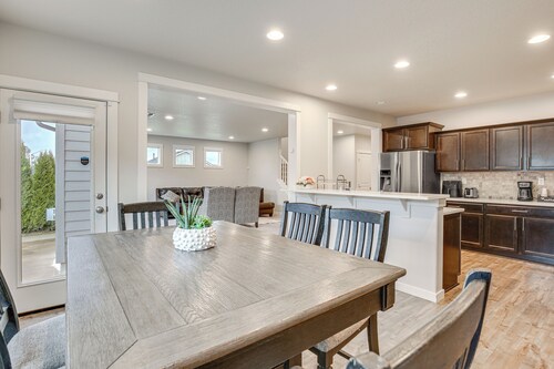 2 Mi to University of Oregon: Modern Eugene Home!