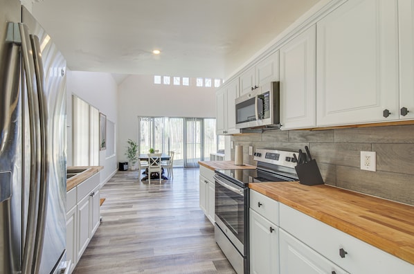 House (3 Bedrooms) | Interior