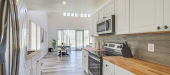 Spacious Lexington Home w/ Fire Pit: Hunt & Fish!