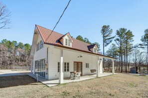 House (3 Bedrooms) | Interior - Spacious Lexington Home w/ Fire Pit: Hunt & Fish! (Lexington)