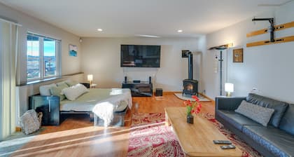 Quaint Mount Vernon Studio Rental w/ Big Lake View
