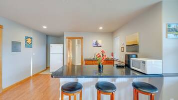 Apartment (0 Bedroom) | Interior