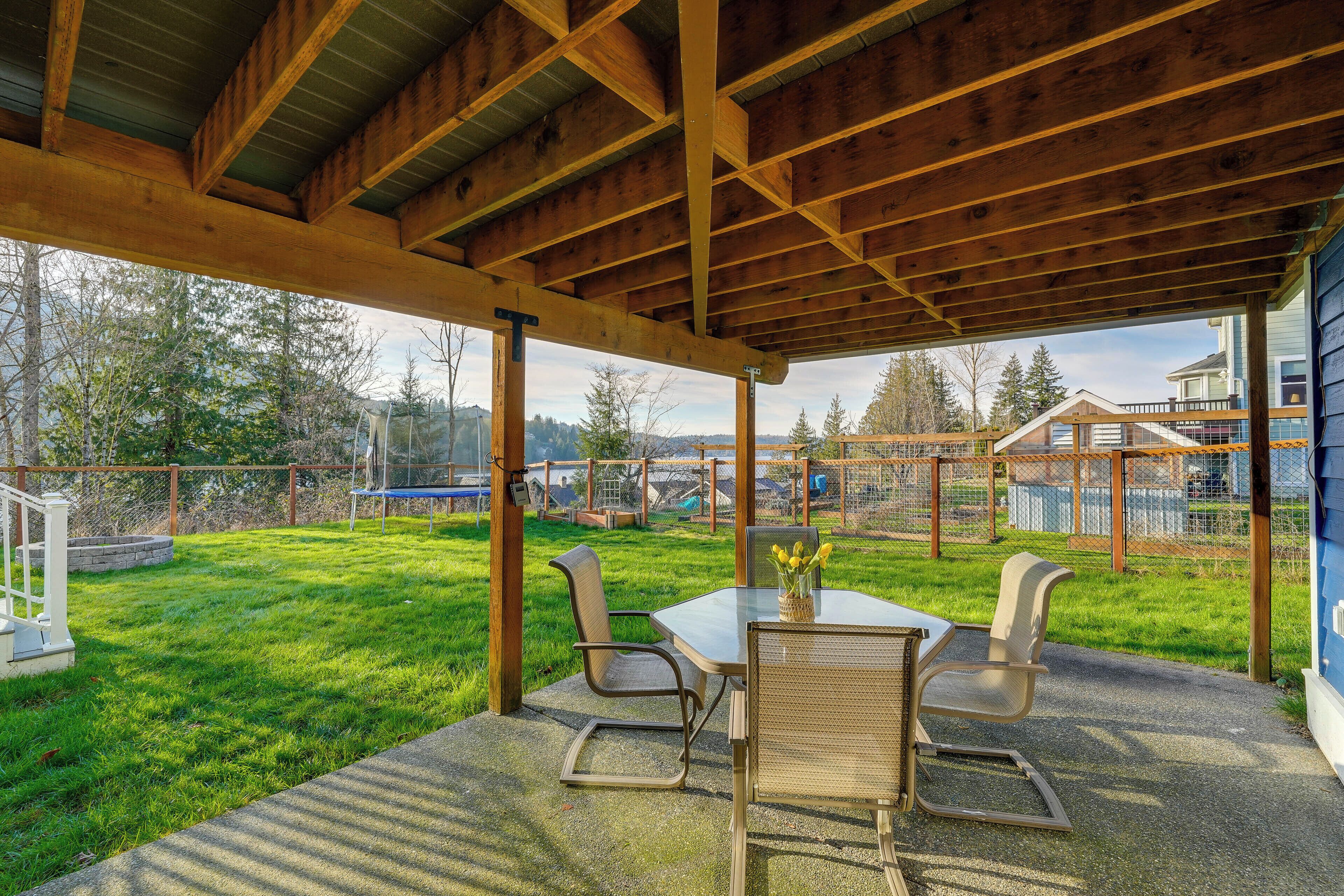 المنشأة من الداخل