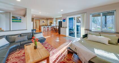 Quaint Mount Vernon Studio Rental w/ Big Lake View