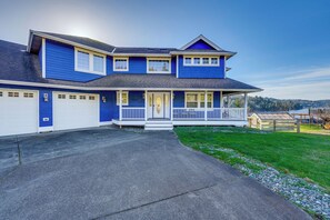 Apartment (0 Bedroom) | Interior - Quaint Mount Vernon Studio Rental w/ Big Lake View (Mount Vernon)