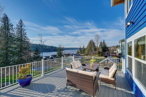 Stunning Mount Vernon Home W/ Big Lake Views! - Sedro-Woolley, WA