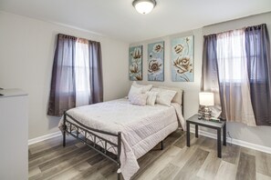 Ferienhaus (3 Bedrooms) | 3 Schlafzimmer, Bügeleisen/Bügelbrett, kostenlose Babybetten, Bettwäsche