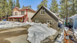 House (2 Bedrooms) | Interior - Cozy Cabin w/ Deck - 2 Mi to Bear Mountain Resort! (Big Bear Lake)