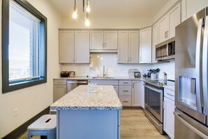 Interior - Downtown Lynchburg Condo w/ James River Views (Lynchburg)