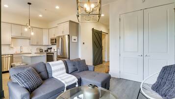 Apartment (0 Bedroom) | Interior