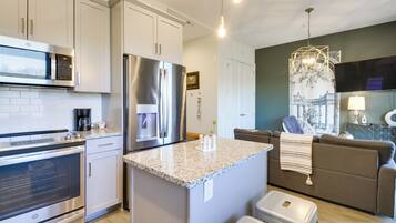 Apartment (0 Bedroom) | Front of property