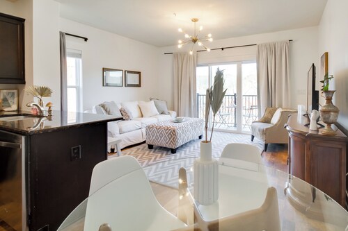 Walkable Lynchburg Condo w/ Private Balcony