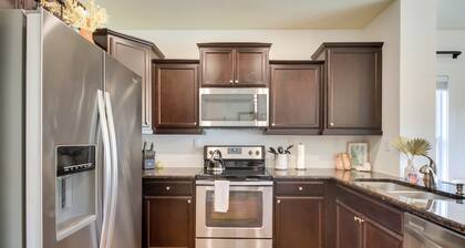 Walkable Lynchburg Condo w/ Private Balcony