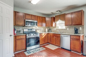 House (4 Bedrooms) | Interior