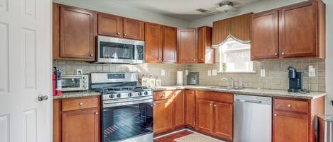 House (4 Bedrooms) | Interior