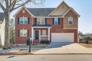 House (4 Bedrooms) | Front of property