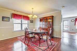 Interior - Spacious Snellville Home: 28 Mi to Atlanta! (Snellville)