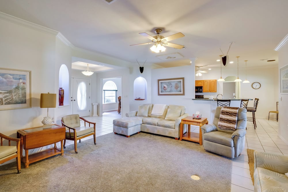 Walk to Lake: Home w/ Screened Porch in Sebring! - Hardee County, FL