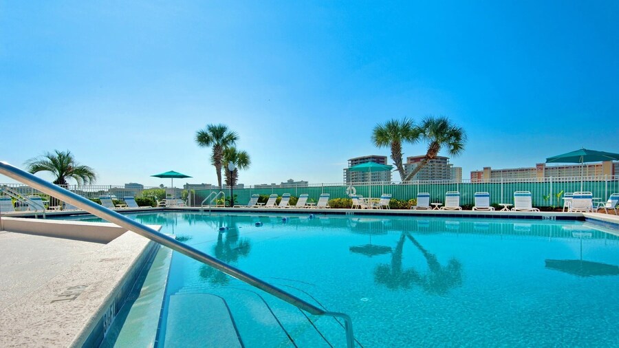 Dolphin Point 105b 2 Bedroom Condo by RedAwning