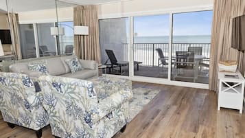 Condo, 1 Bedroom | Living area