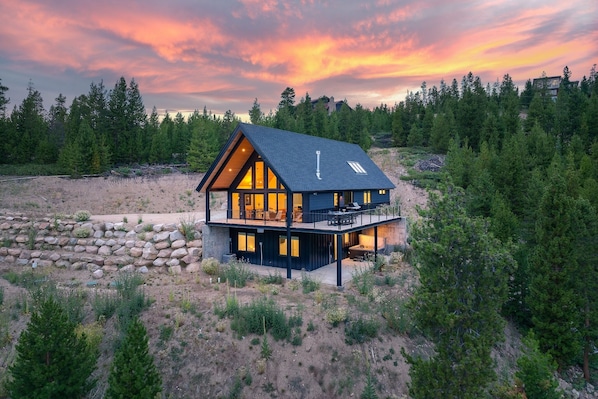 Chalet, 3 Bedrooms | Exterior - Mountain Vista 3 Bedroom Chalet by RedAwning (Tabernash)