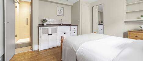 Studio | Cots/infant beds, free WiFi, bed sheets