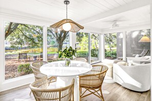 Dining - Luxe Experience, Totally Renovated, Exceptional Kitchen & Outdoors (Hilton Head Island)