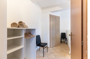 1 habitación, tabla de planchar con plancha y wifi gratis