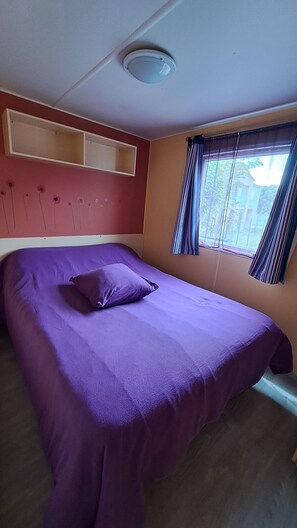 2 室のベッドルーム、ベッドシーツ