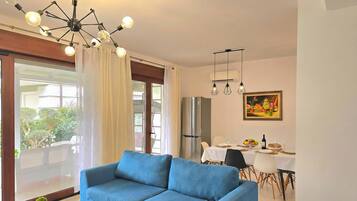 Family Villa, Multiple Bedrooms, 2 Bathrooms (Lalzit Bay Dream Villa) | Living area