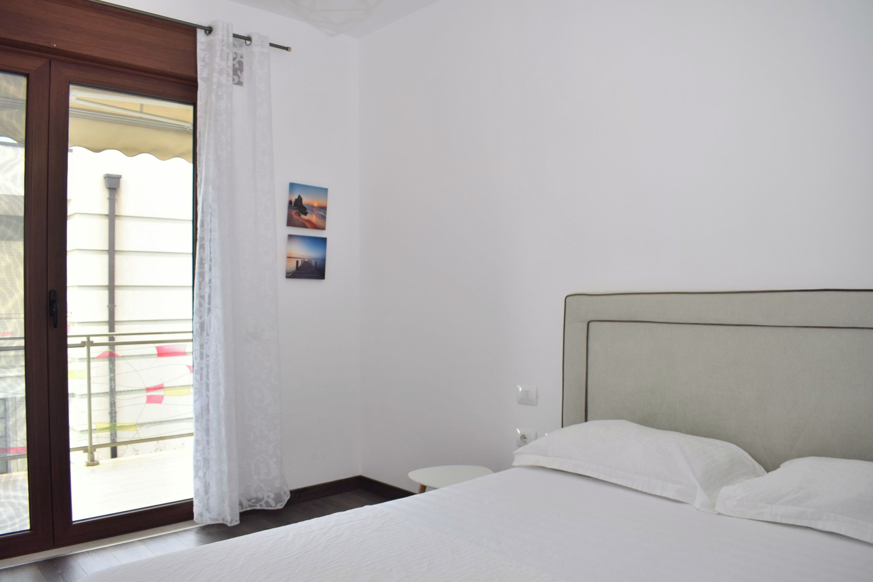 3 عدّة غرف نوم ومكواة/لوح كي وواي فاي مجانًا وملاءات أسرّة