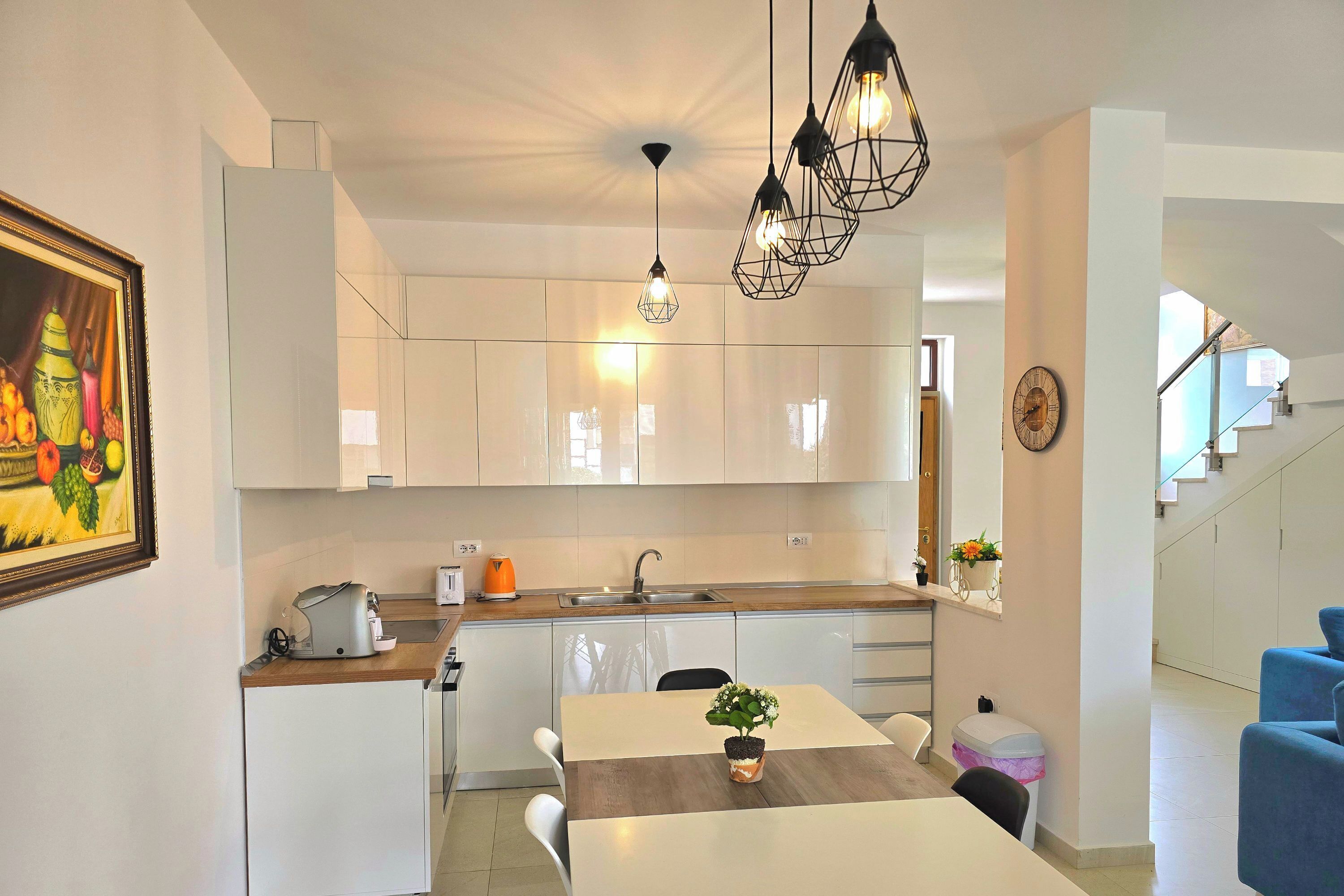 Kühlschrank, Ofen, Herdplatte, Geschirrspüler