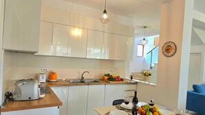 Family Villa, 3 Bedrooms, 2 Bathrooms (Lalzit Bay Dream Villa) | Private kitchen - Lalzit Bay Dream Villa (Ishëm)