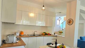 Vila Keluarga, beberapa kamar, 2 kamar mandi (Lalzit Bay Dream Villa) | Dapur pribadi | Lemari es, oven, kompor, dan mesin pencuci piring