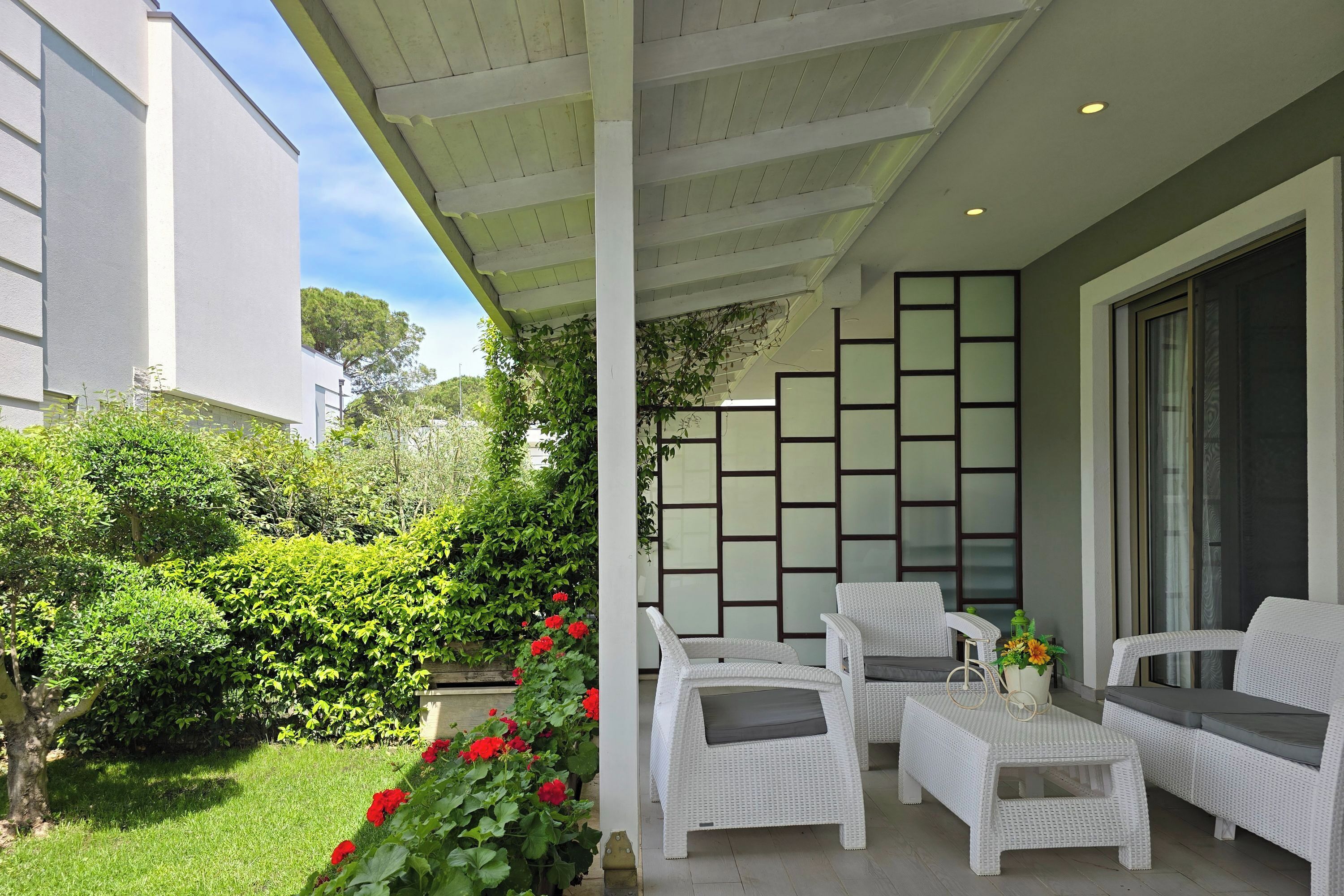 Family Villa, 3 Bedrooms, 2 Bathrooms (Lalzit Bay Dream Villa) | Terrace/patio