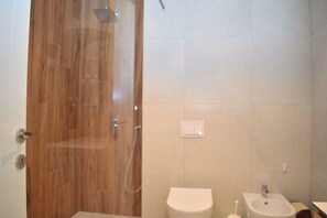 Standard Apartment, Multiple Bedrooms (Pastel Apartment) | Bathroom | Shower, hair dryer, bidet, towels - Pastel Apartment (Ishëm)