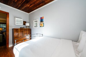 3 makuuhuonetta, silitysrauta/-lauta, Wi-Fi, vuodevaatteet