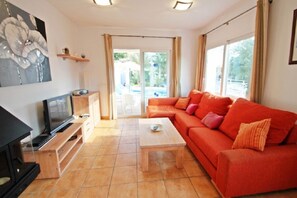 TV, fireplace, DVD player - SAONA VILLAS (TS CANMAR): villa for 6 people, private swimming pool, air co (Calp)