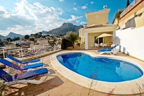 Outdoor pool - SAONA VILLAS (TS CANMAR): villa for 6 people, private swimming pool, air co (Calp)