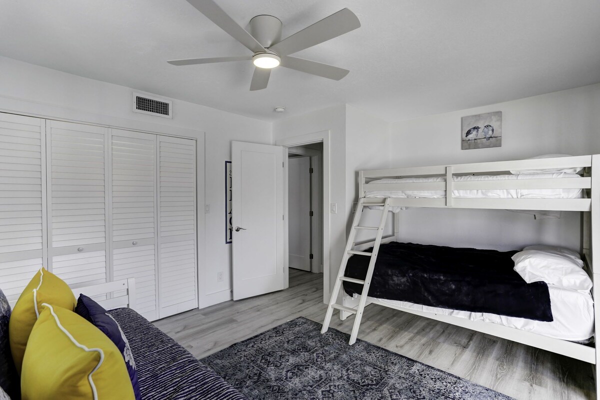 Photo 22 of Newly Renovated 4 bedroom, 3 bathroom home less than 1 mile to the beach