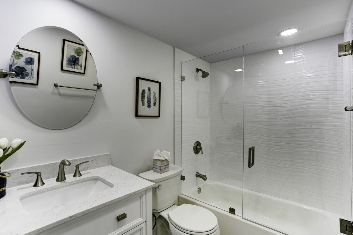 Photo 15 of Newly Renovated 4 bedroom, 3 bathroom home less than 1 mile to the beach
