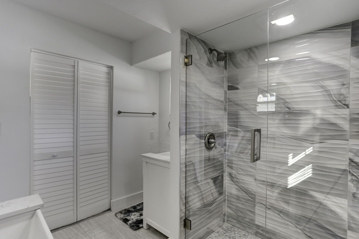 Photo 19 of Newly Renovated 4 bedroom, 3 bathroom home less than 1 mile to the beach